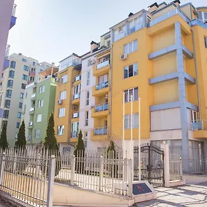  Apartment Flower House 3
